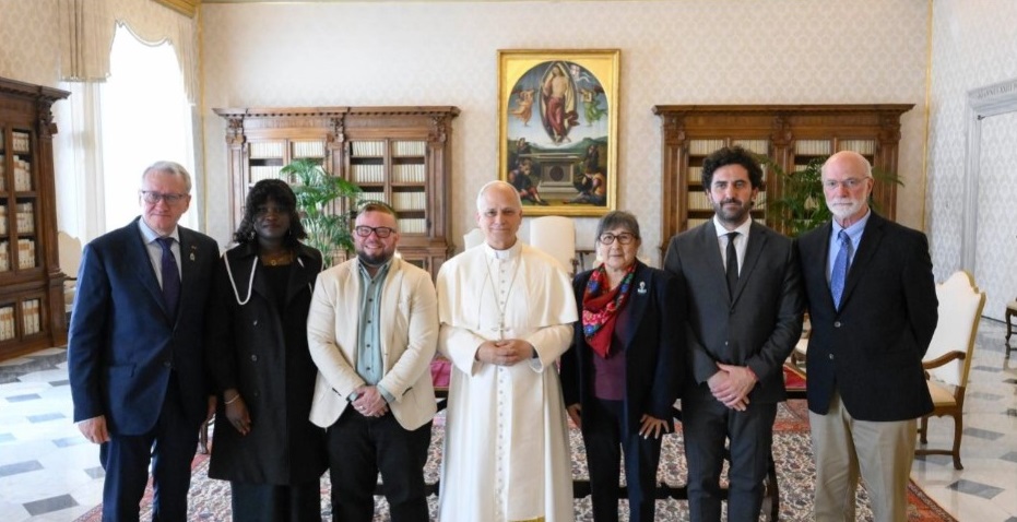 Pope Leo with members of the ECA Global board of directors (@VATICAN MEDIA)